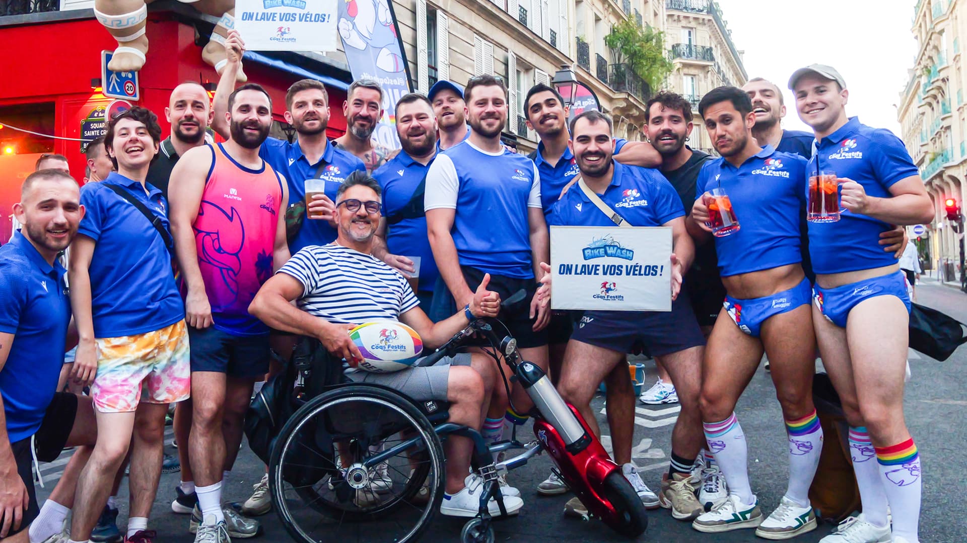 Les Coqs Festifs — photo d'équipe à l'entraînement ou en match
