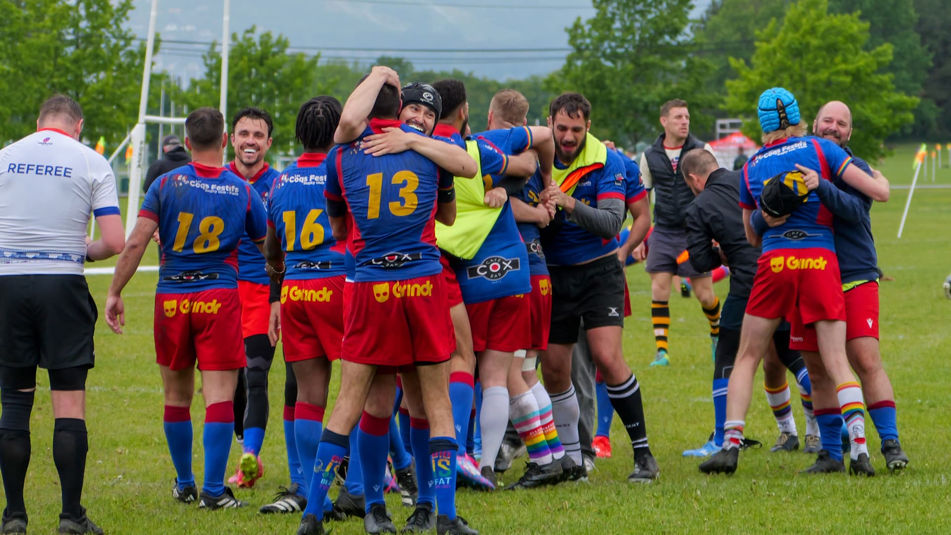 Les Coqs Festifs — photo d'équipe à l'entraînement ou en match