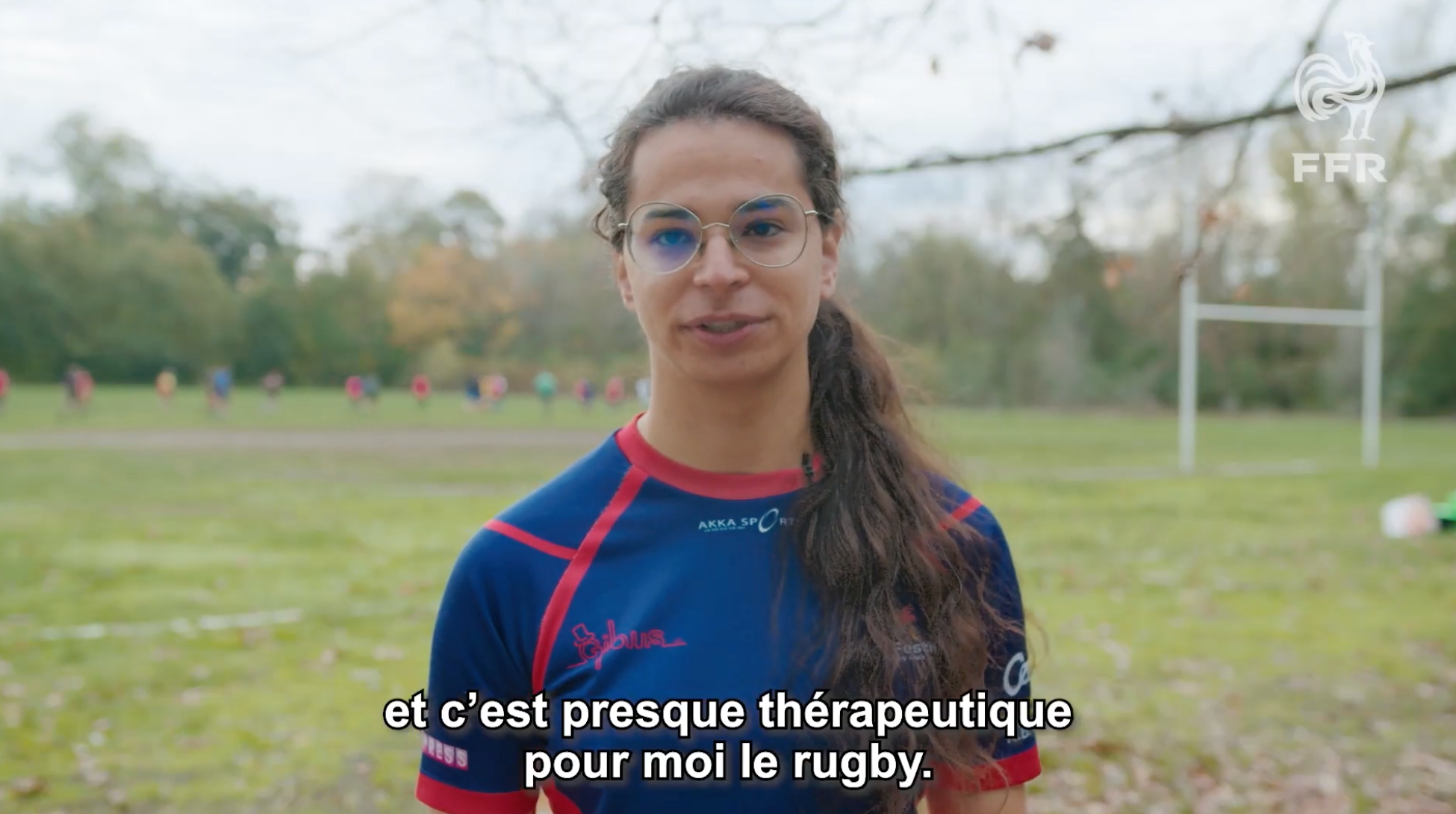 [Le Figaro] Pendant la mi-temps du match France/Japon sera également diffusé un clip sur Inès, joueuse transgenre des Coqs Festifs.